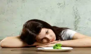علايم اختلال بی اشتهایی عصبی
